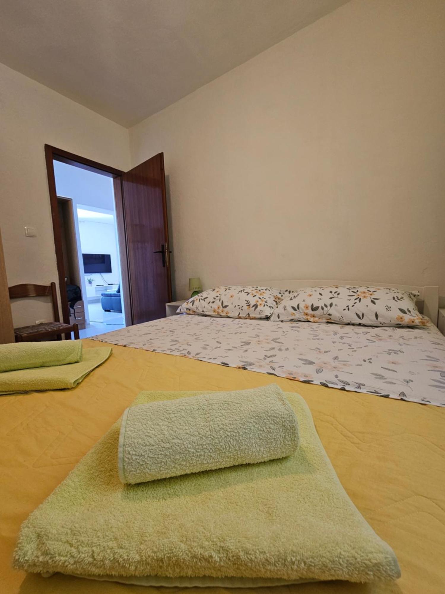 Apartments Lucin Veliki Drvenik Extérieur photo