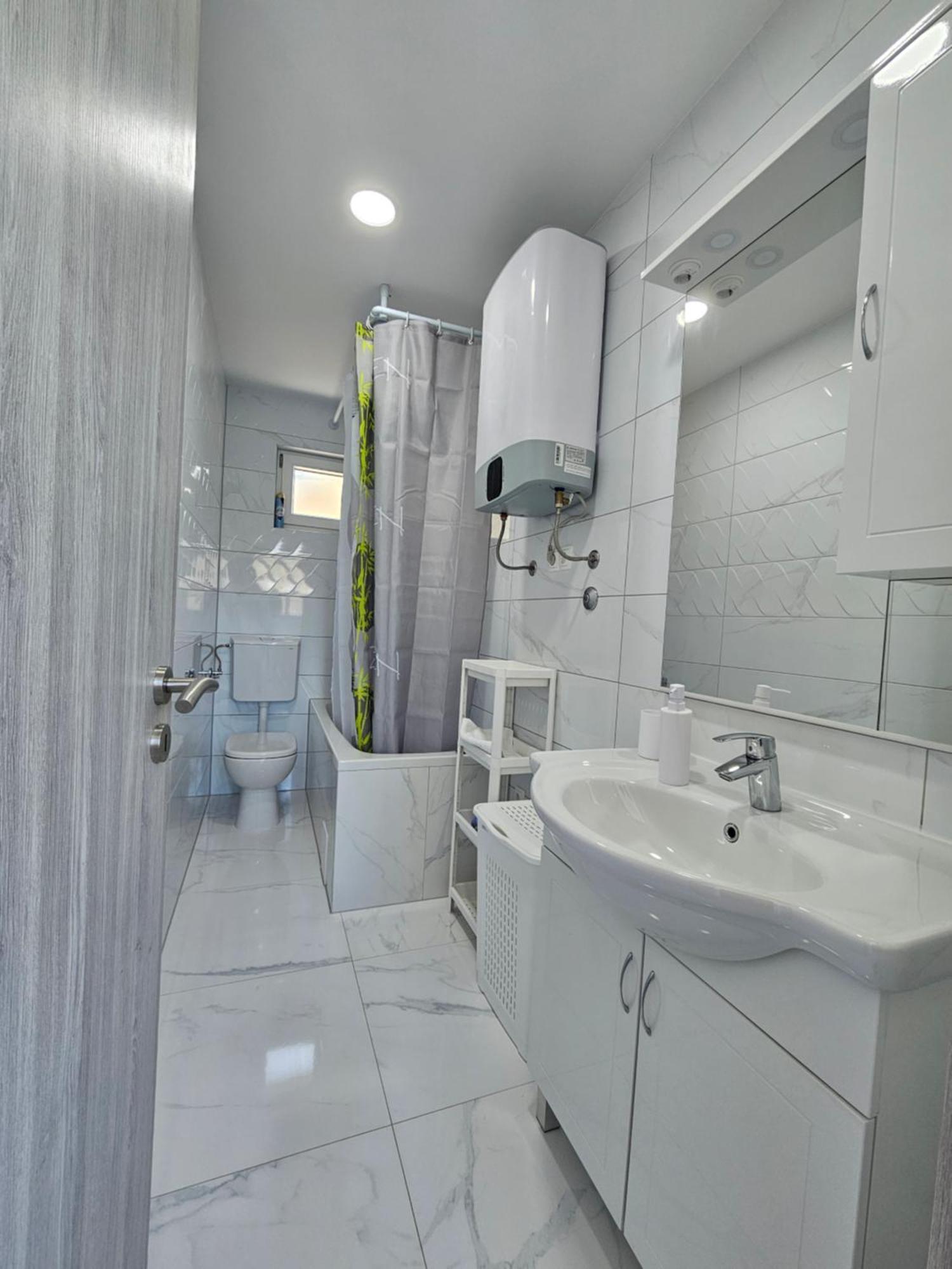 Apartments Lucin Veliki Drvenik Extérieur photo